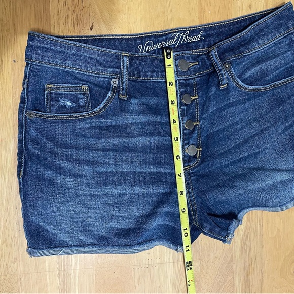 Universal Thread High Rise Denim Shorts - Picture 2 of 5